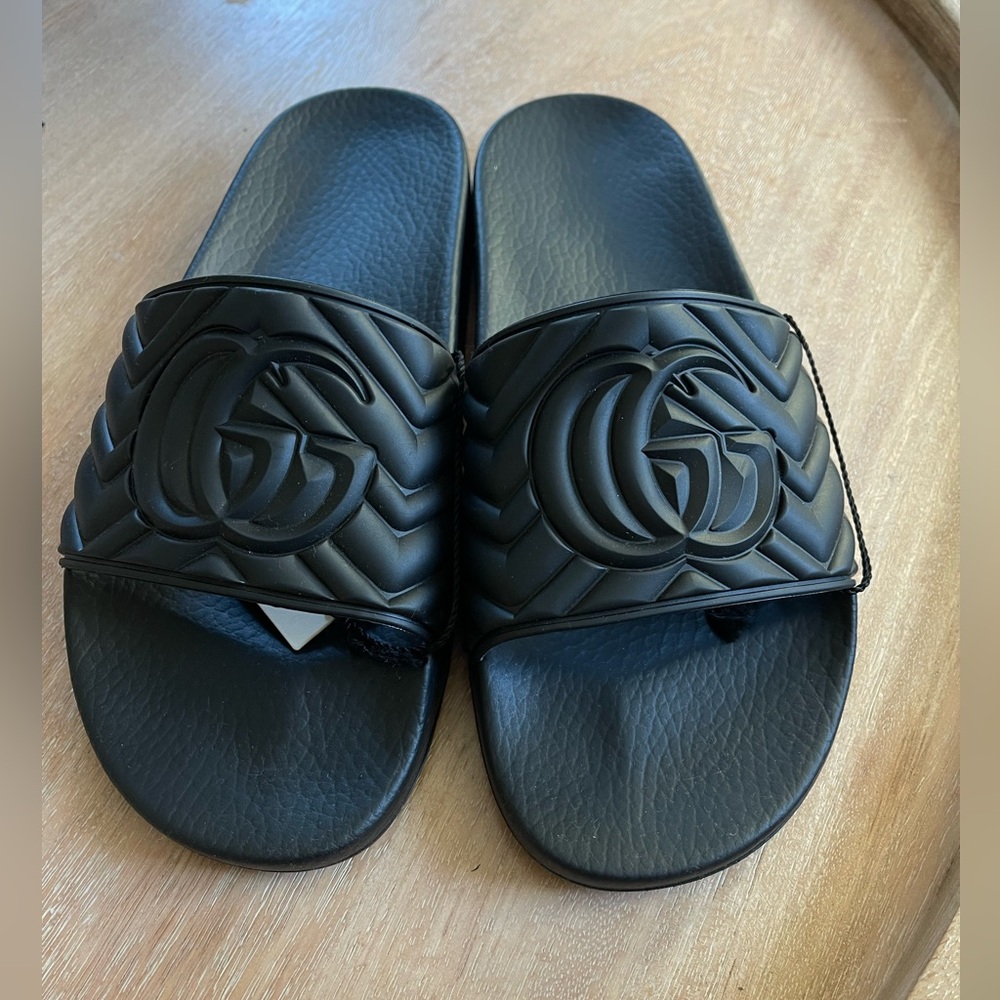 Men’s Gucci Quilted GG Rubber Black Sandals